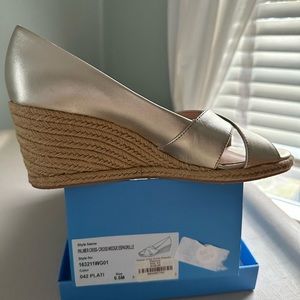 Jack Rogers NEW gold espadrille wedges